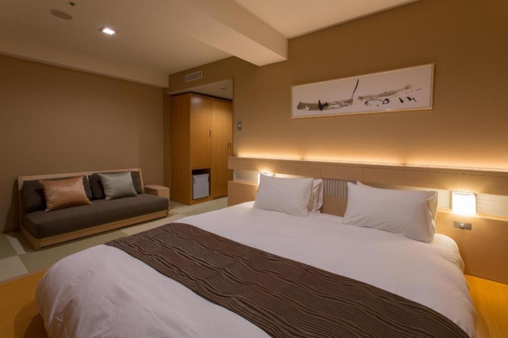 Fuefuki Spa Land Hotel Naito מראה חיצוני תמונה